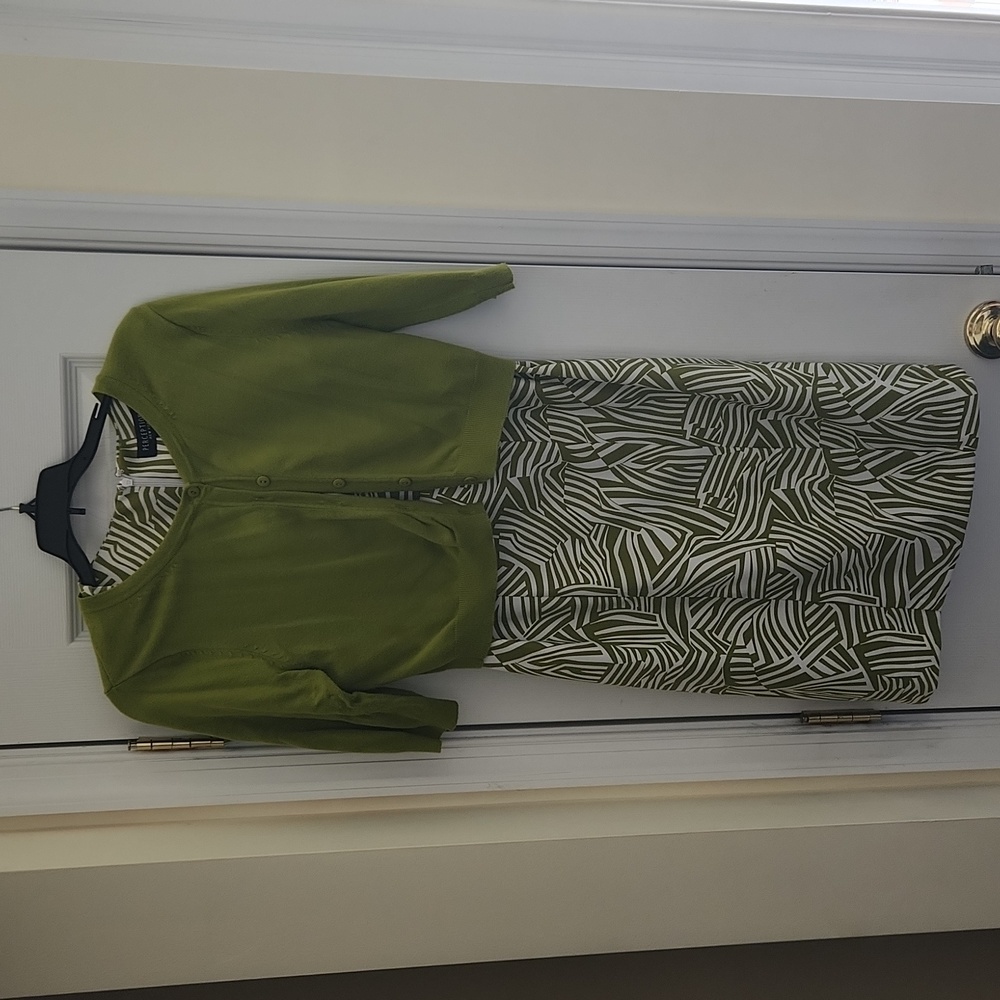 Perceptions New York sz 6 dress, sage green (see pics)
